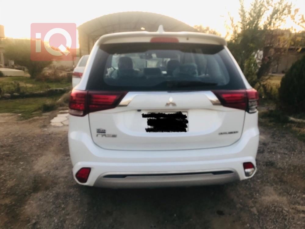 ميتسوبيشي اوتلاندر